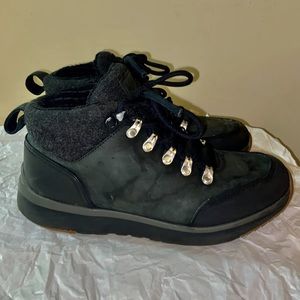 UGG MENS US 7 UK 6 OLIVERT BLACK WATERPROOF LEATHER WOOL HIKER SNOW BOOTS WINTER